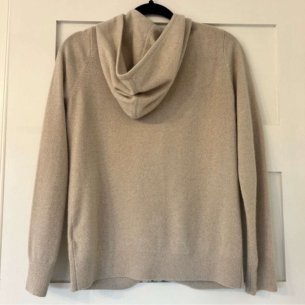 100% Cashmere Hoodie in Light Beige - Picture 2 of 4